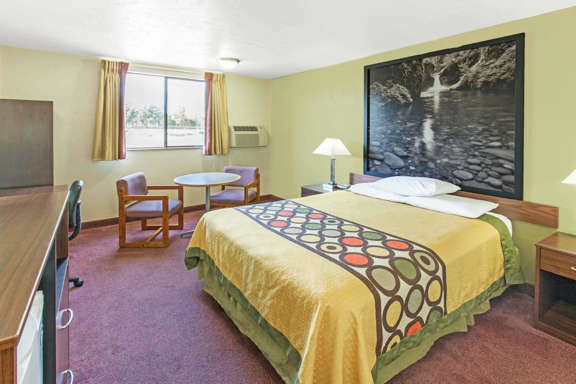 Super 8 By Wyndham Salem Ξενοδοχείο Εξωτερικό φωτογραφία